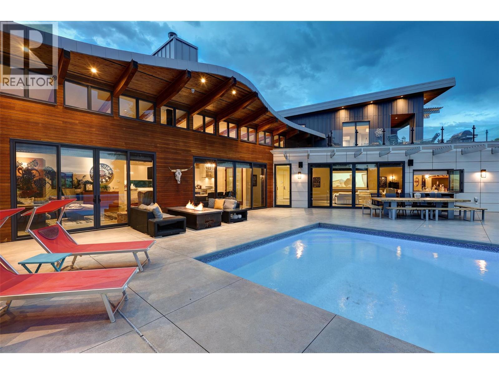 3194 Dunster Road, Kelowna, BC - Outdoor With In Ground Pool With Deck Patio Veranda