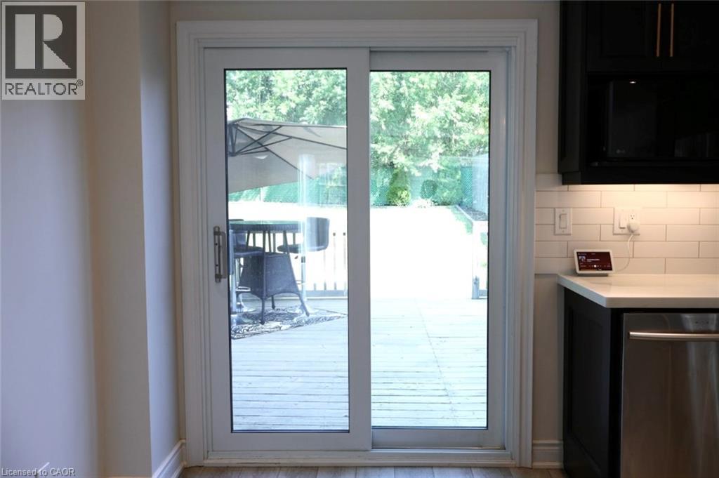 9 Duncairn Court, Hamilton, ON - Indoor Photo Showing Other Room