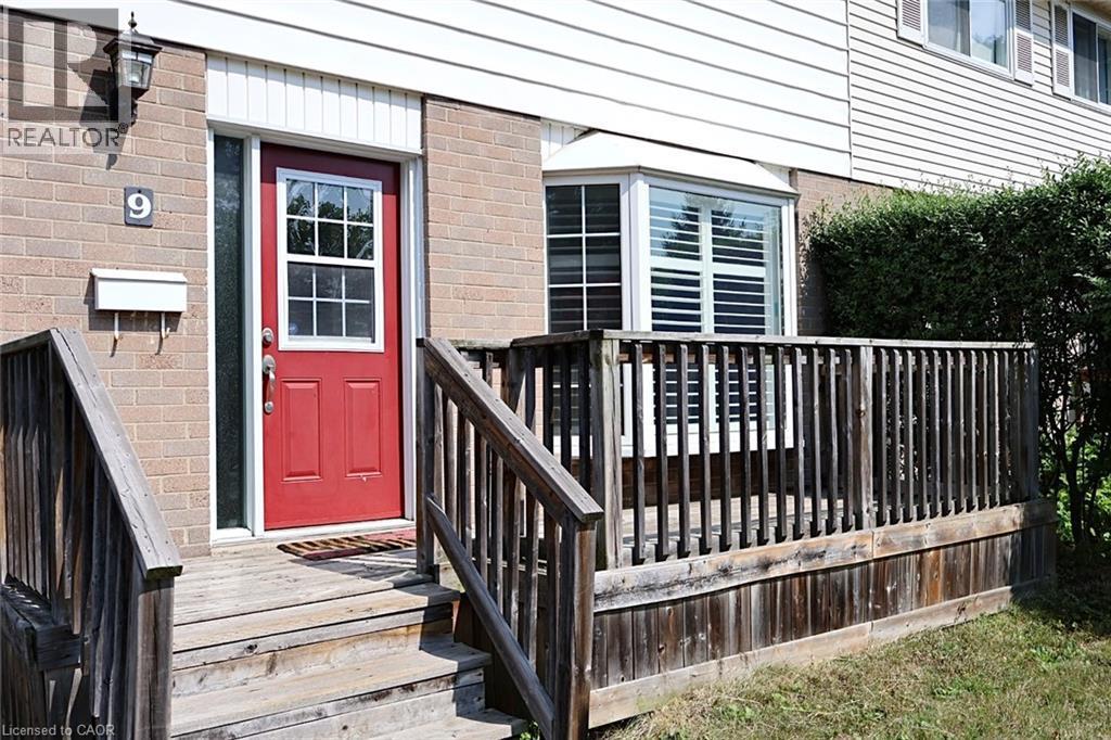 9 Duncairn Court, Hamilton, ON - Outdoor With Exterior