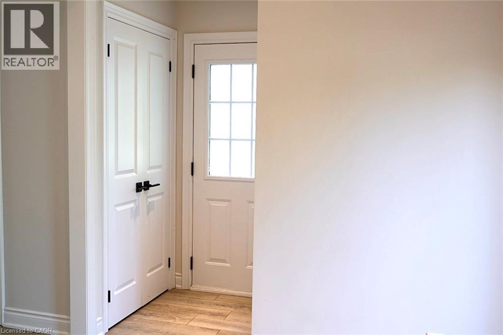 9 Duncairn Court, Hamilton, ON - Indoor Photo Showing Other Room