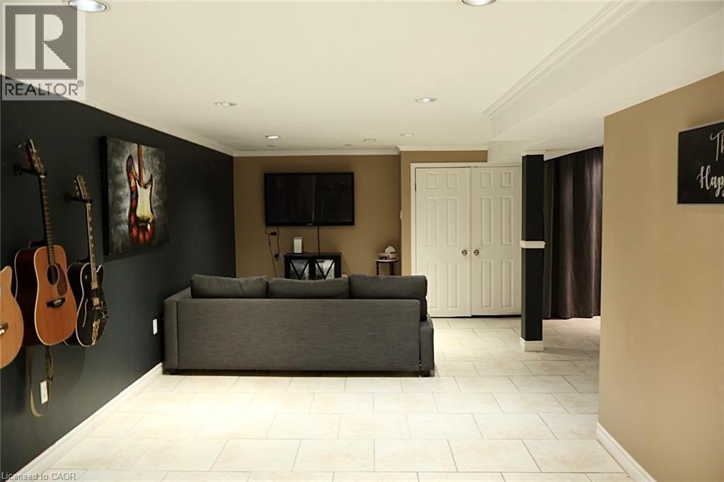 9 Duncairn Court, Hamilton, ON - Indoor