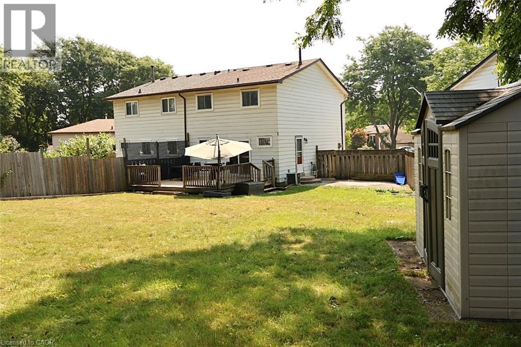 backyard and a deck - 9 Duncairn Court, Hamilton, ON - Outdoor With Deck Patio Veranda With Exterior