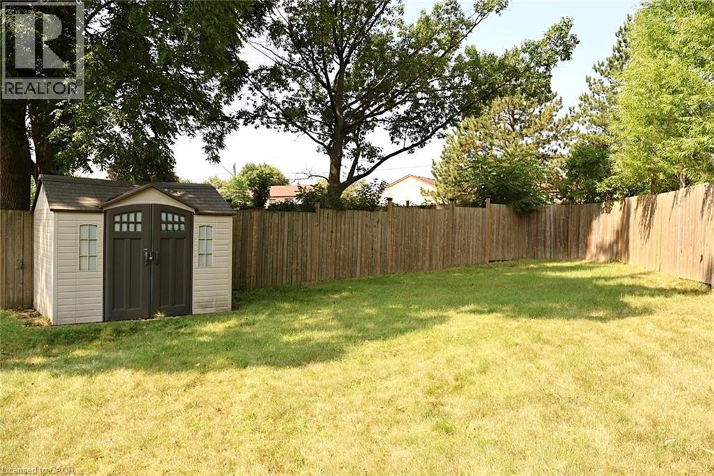 9 Duncairn Court, Hamilton, ON - Outdoor