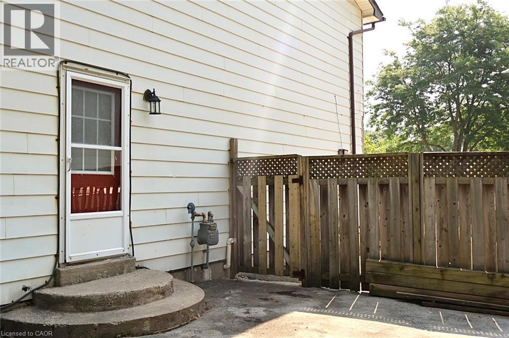 9 Duncairn Court, Hamilton, ON - Outdoor With Exterior