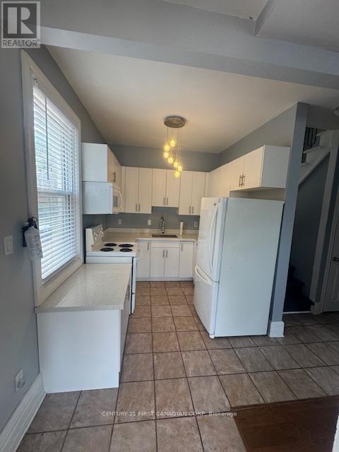 28 Oxford Street W, London North (North N), ON - Indoor Photo Showing Kitchen