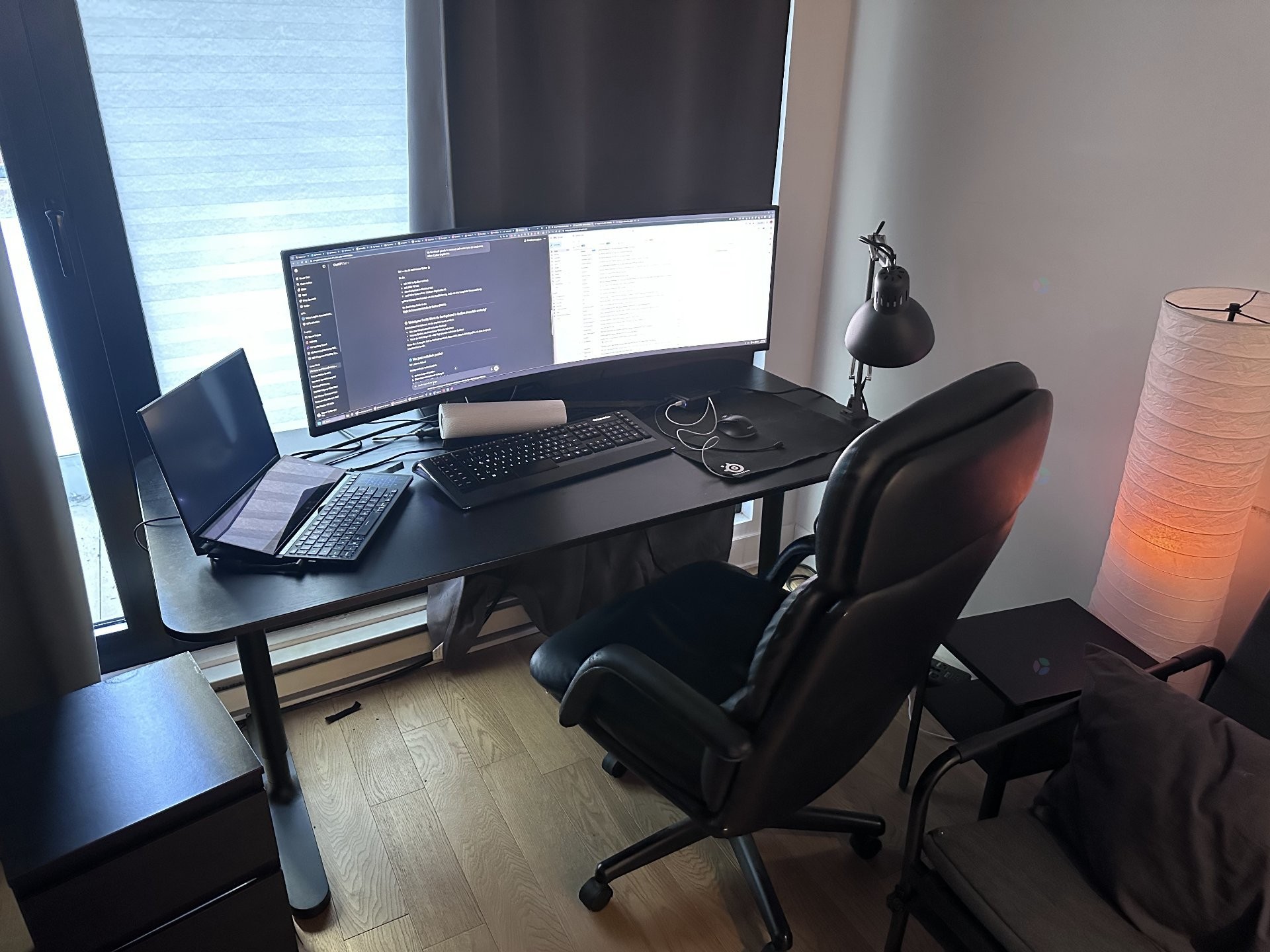 Salon - 214-738 Rue St-Paul O., Montréal (Ville-Marie), QC - Indoor