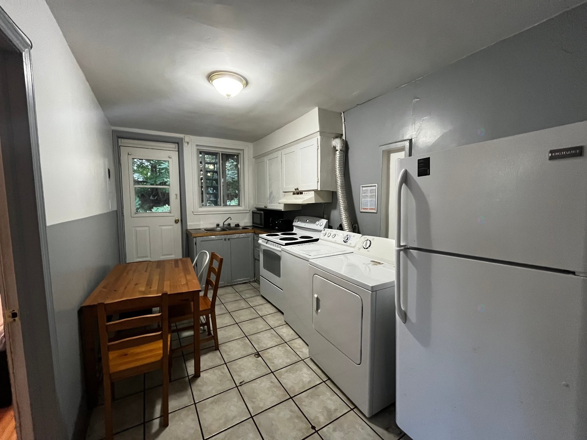 Cuisine - 2-3130 Av. Barclay, Montréal (Côte-Des-Neiges/Notre-Dame-De-Grâce), QC - Indoor Photo Showing Laundry Room