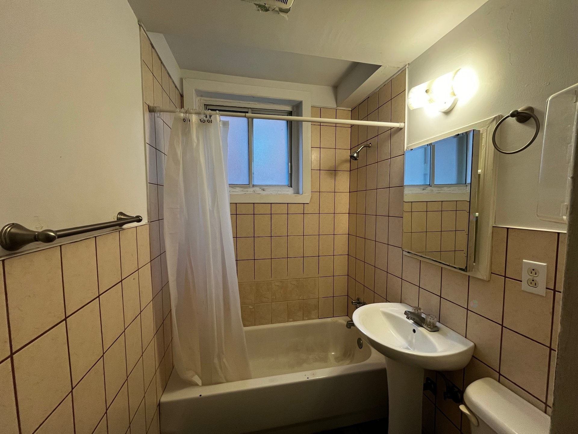 Salle de bains - 2-3130 Av. Barclay, Montréal (Côte-Des-Neiges/Notre-Dame-De-Grâce), QC - Indoor Photo Showing Bathroom