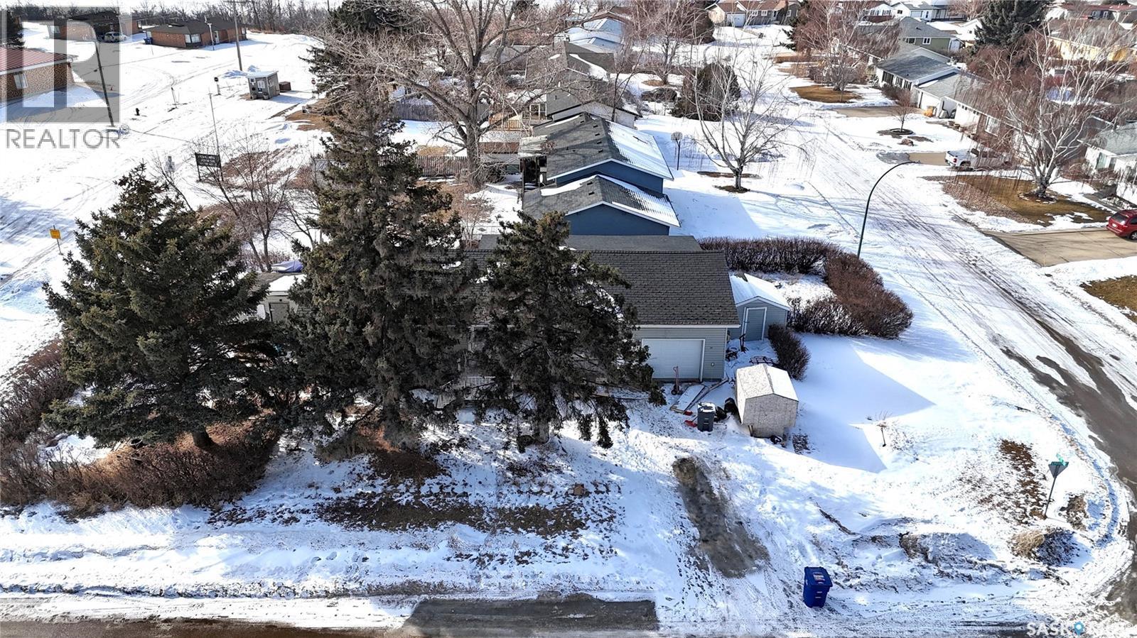 56 Tufts Crescent, Outlook, SK - Outdoor