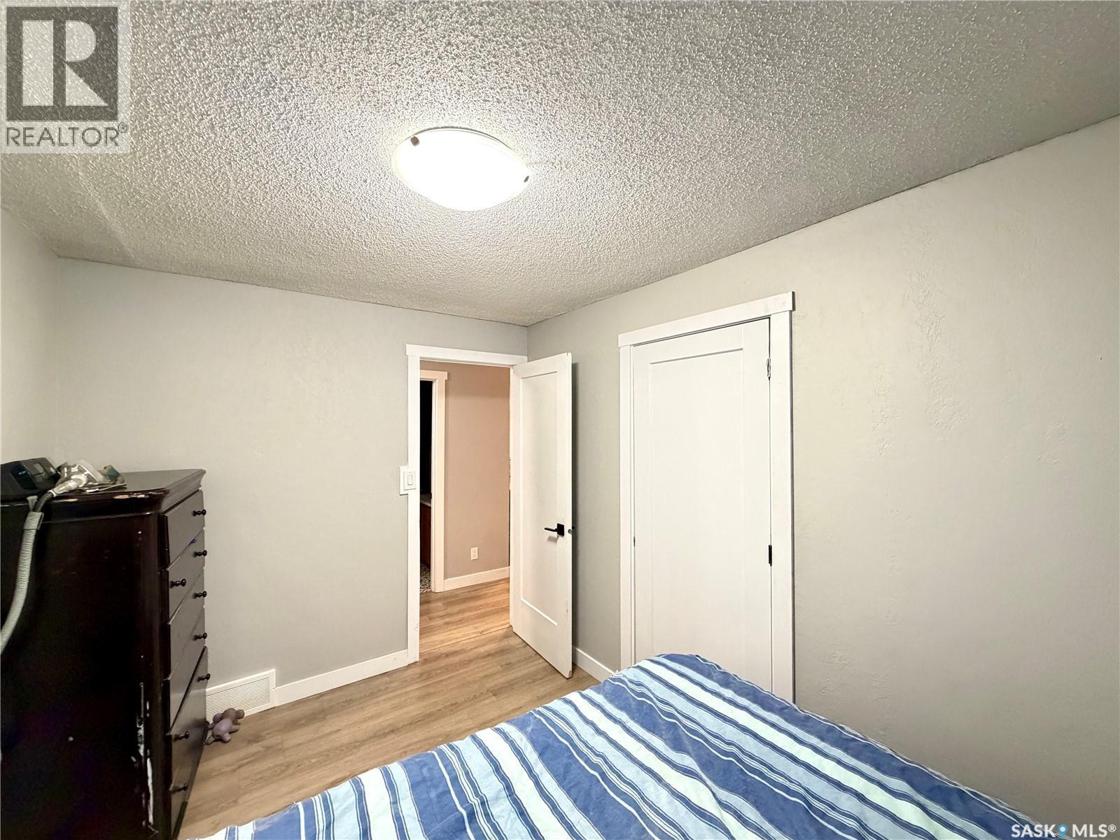 56 Tufts Crescent, Outlook, SK - Indoor Photo Showing Bedroom