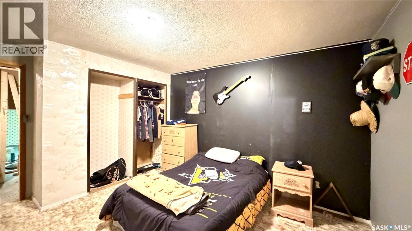 56 Tufts Crescent, Outlook, SK - Indoor Photo Showing Bedroom