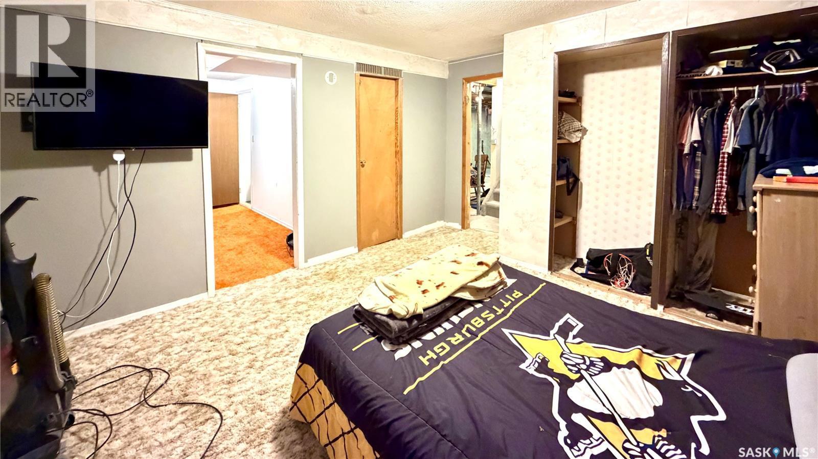 56 Tufts Crescent, Outlook, SK - Indoor Photo Showing Bedroom