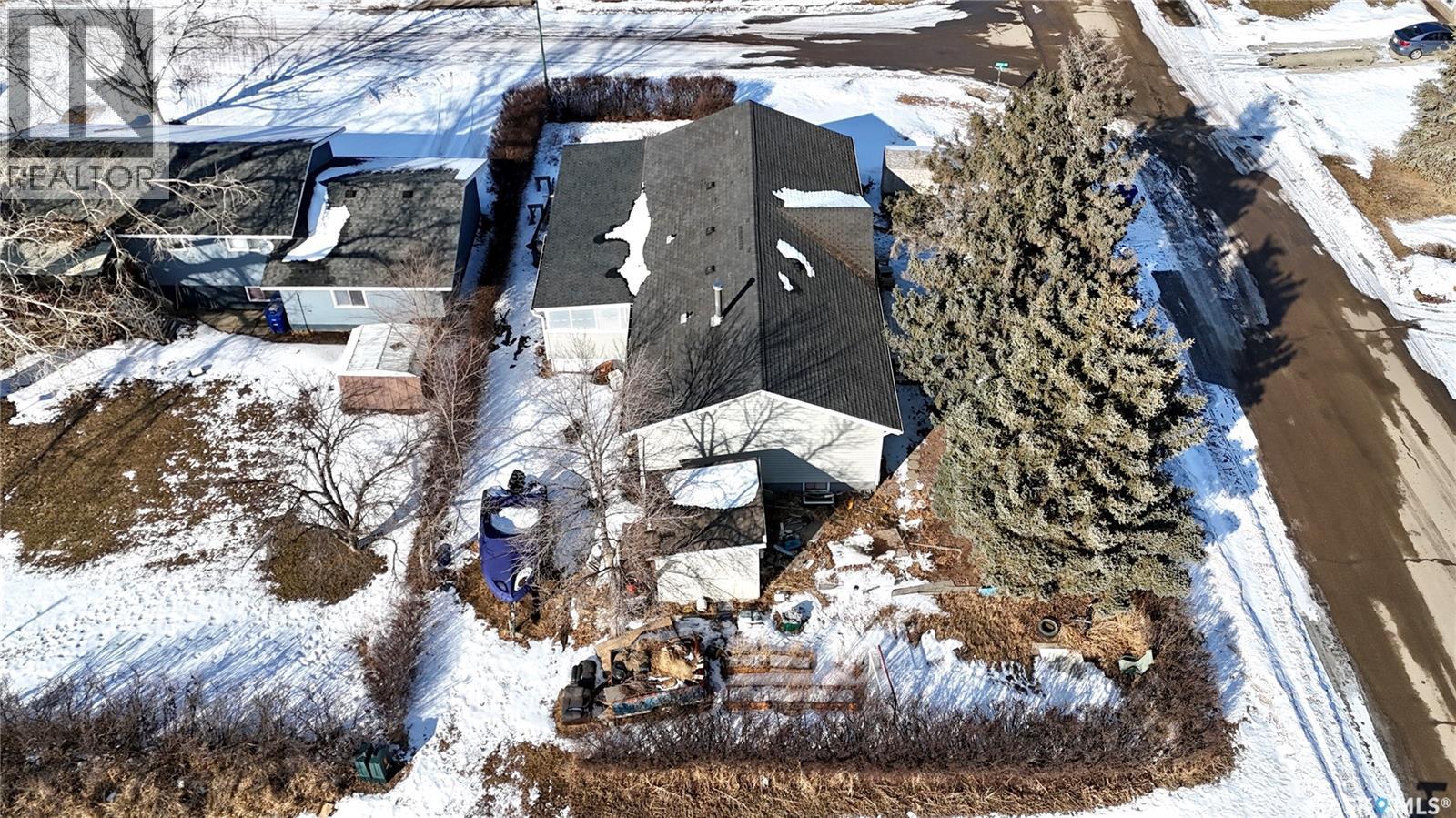56 Tufts Crescent, Outlook, SK - Outdoor