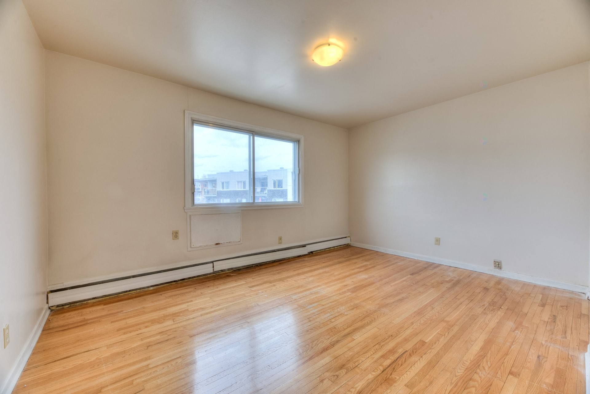 Chambre à coucher - 302-3355 Rue Ivan-Franko, Montréal (Lachine), QC - Indoor Photo Showing Other Room