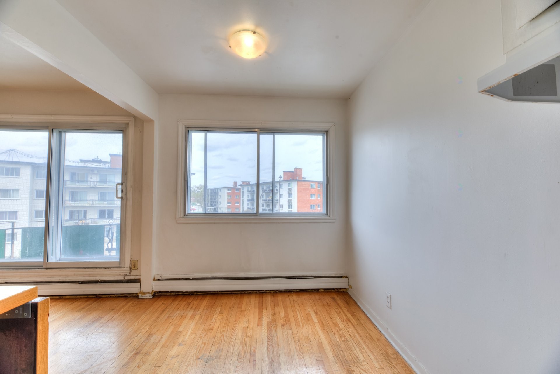 Cuisine - 302-3355 Rue Ivan-Franko, Montréal (Lachine), QC - Indoor Photo Showing Other Room