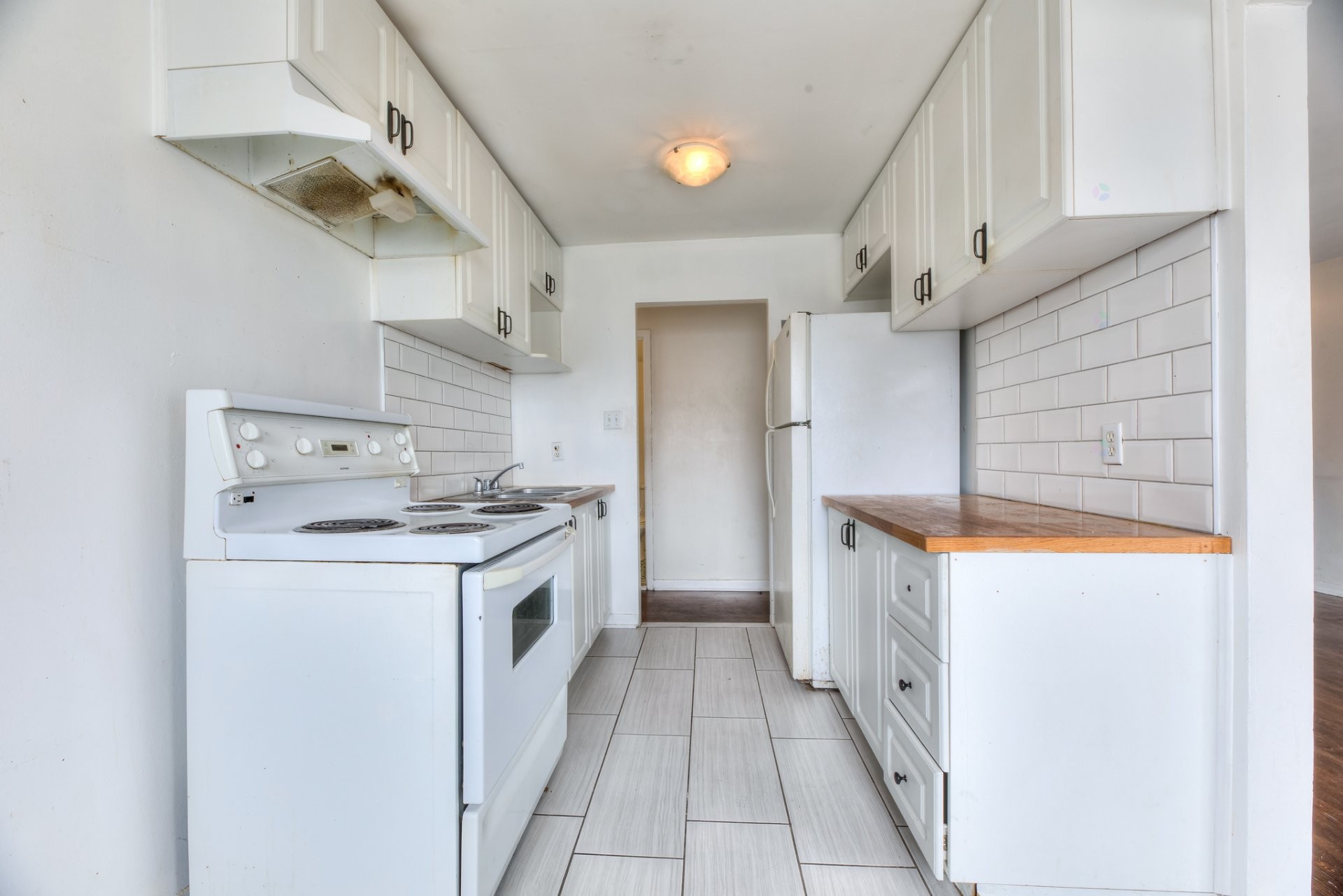 Kitchen - 202-3355 Rue Ivan-Franko, Montréal (Lachine), QC - Indoor Photo Showing Kitchen