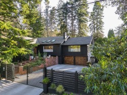 1941 Appleton Pl Saanich, BC V8N 3A3