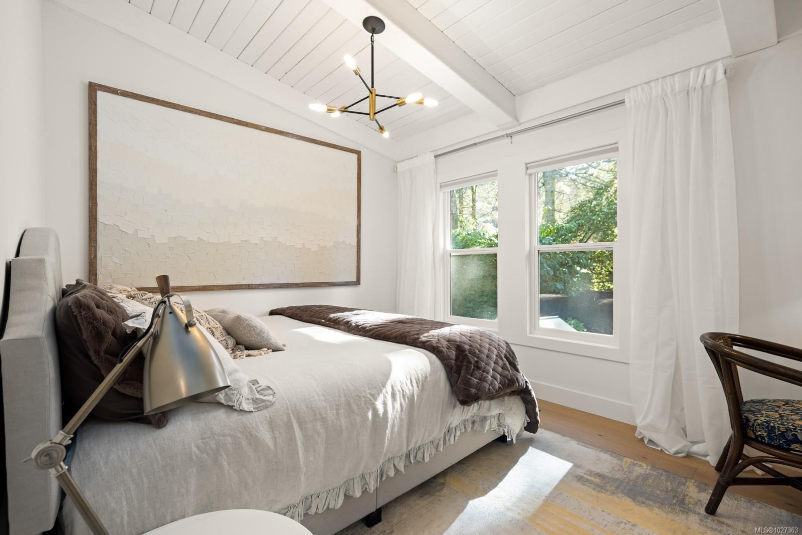 1941 Appleton Pl, Saanich, BC