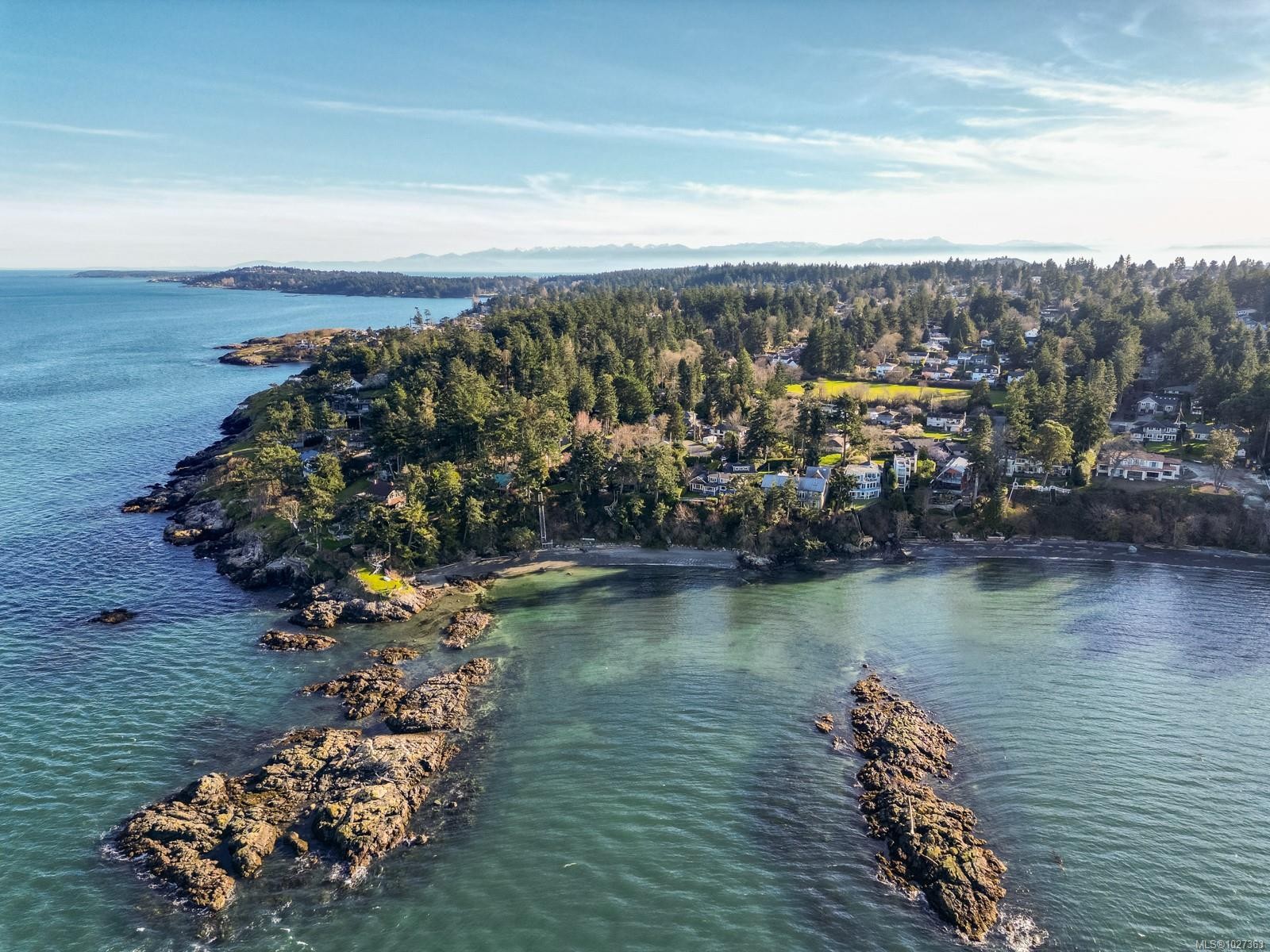 1941 Appleton Pl, Saanich, BC