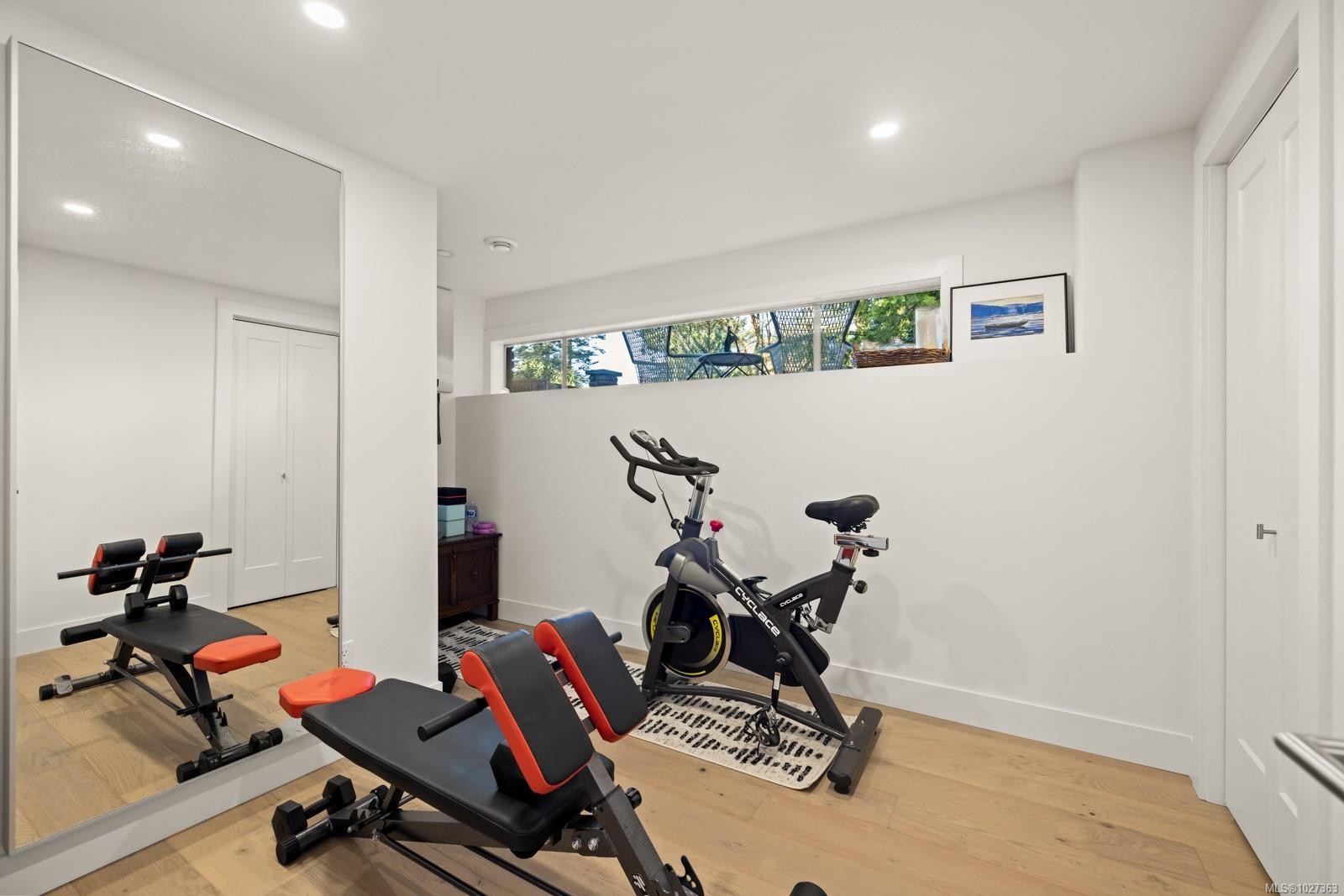 1941 Appleton Pl, Saanich, BC