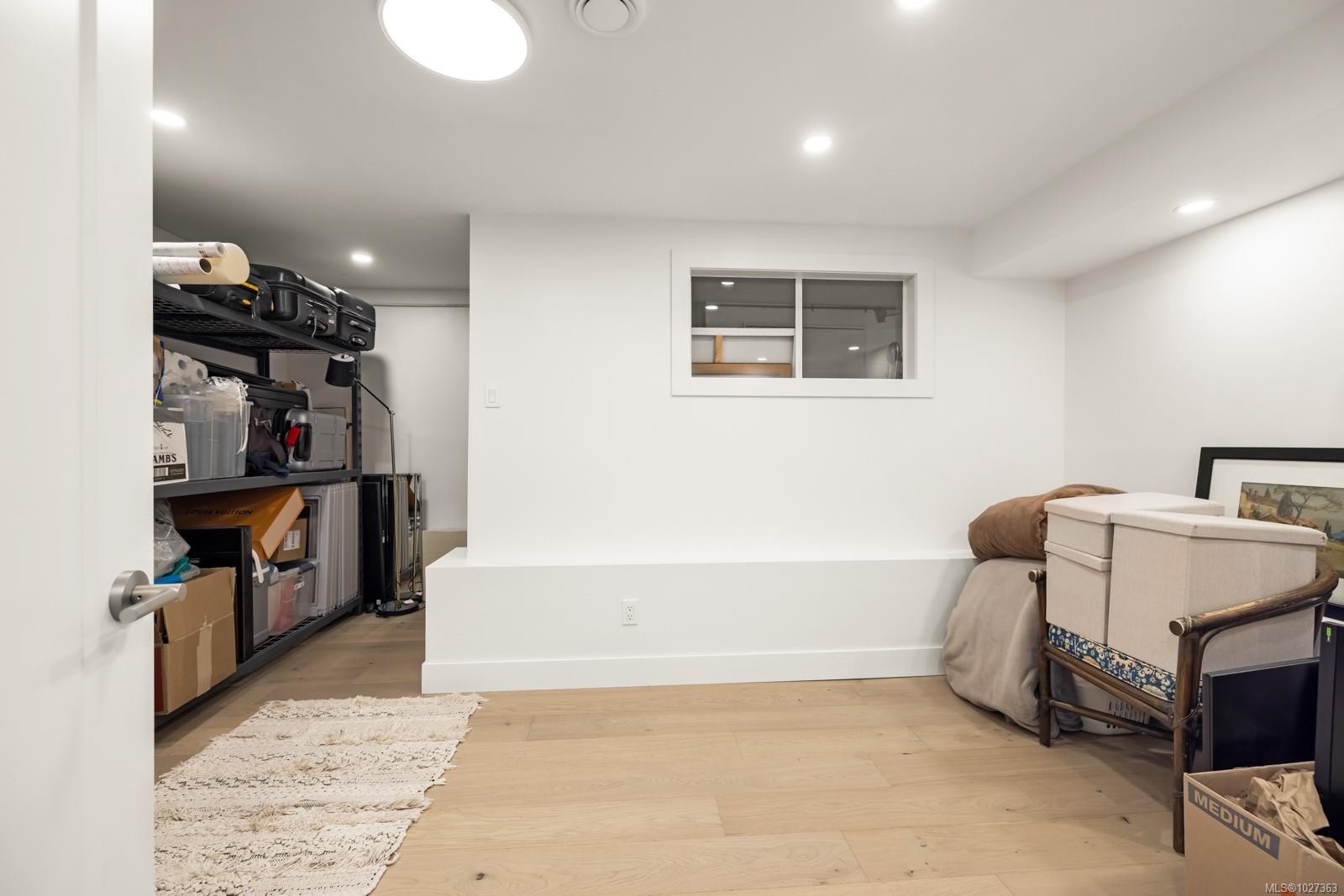 1941 Appleton Pl, Saanich, BC