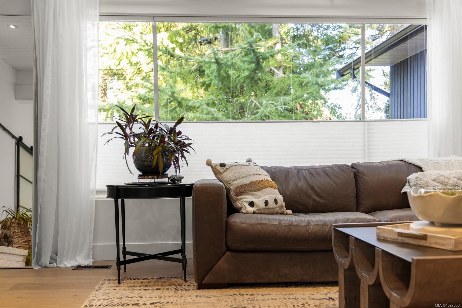 1941 Appleton Pl, Saanich, BC