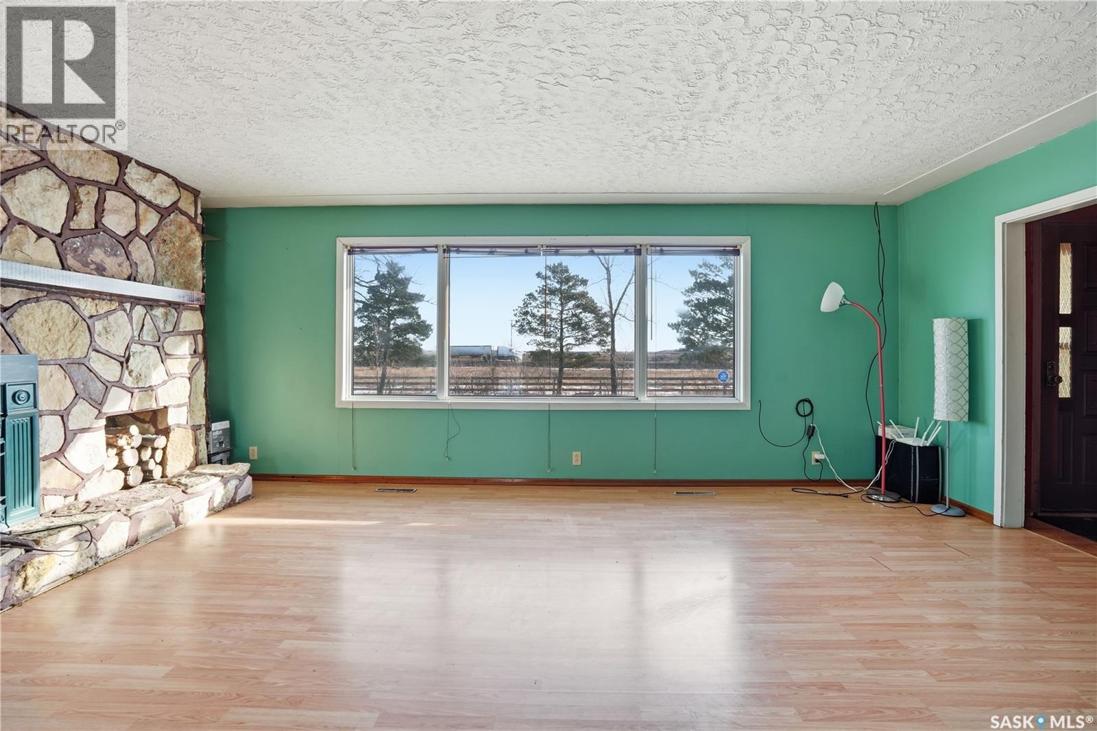 Chamberlain Acreage, Chamberlain, SK - Indoor