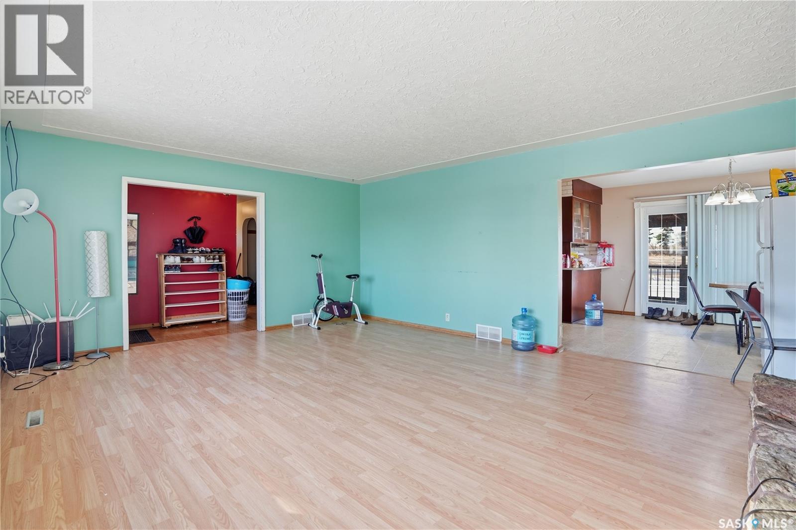 Chamberlain Acreage, Chamberlain, SK - Indoor