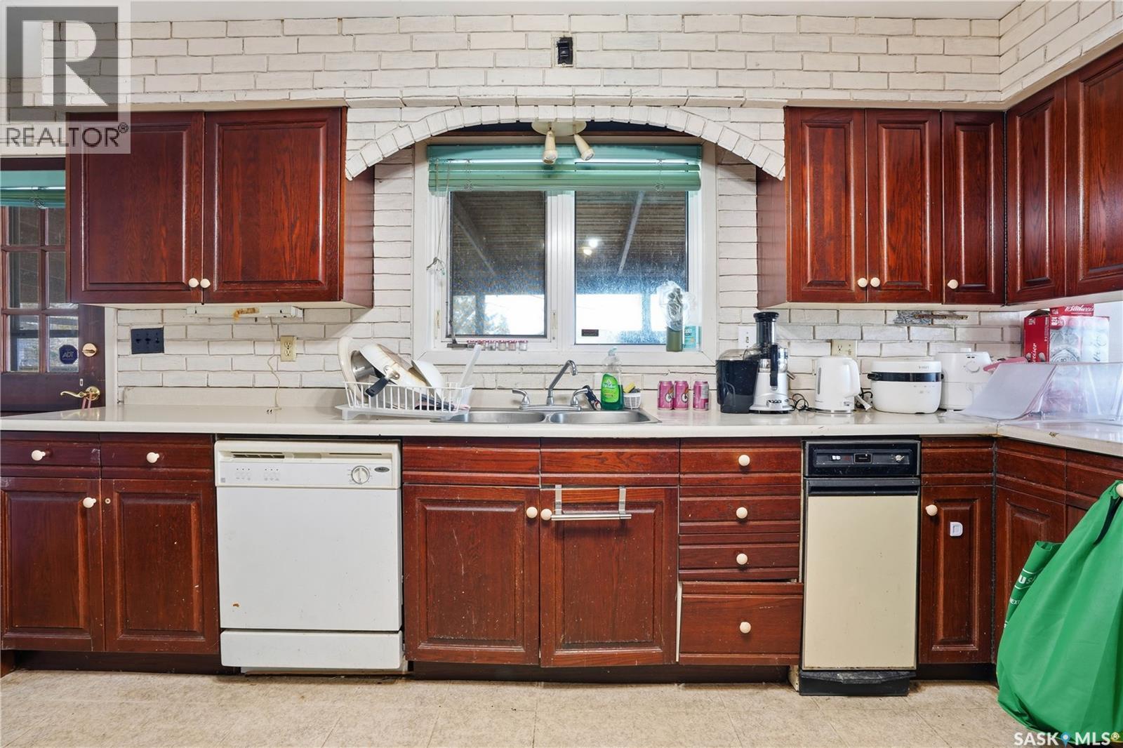 Chamberlain Acreage, Chamberlain, SK - Indoor Photo Showing Kitchen With Double Sink