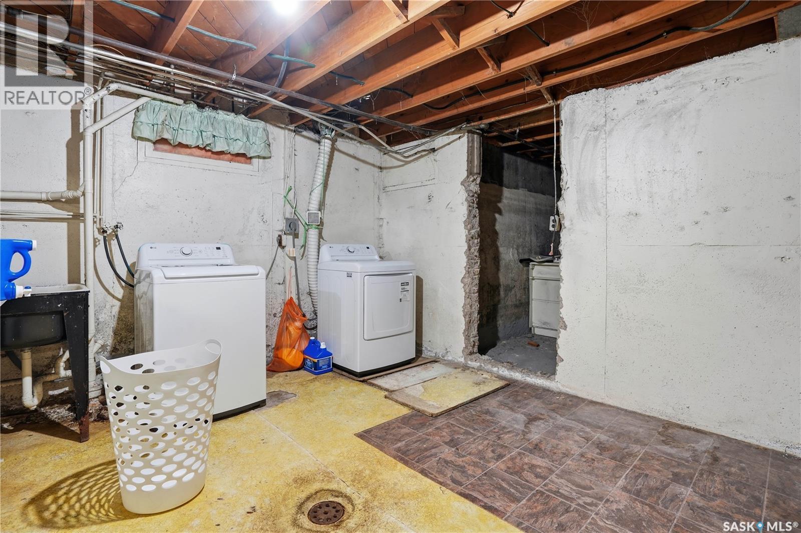 Chamberlain Acreage, Chamberlain, SK - Indoor Photo Showing Laundry Room