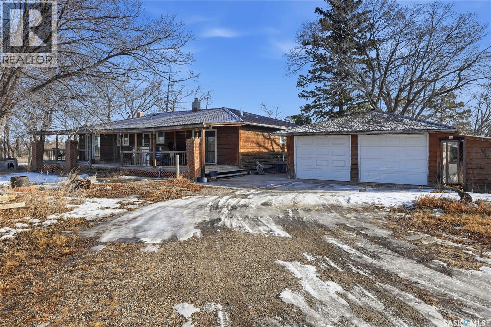 Chamberlain Acreage, Chamberlain, SK - Outdoor With Deck Patio Veranda