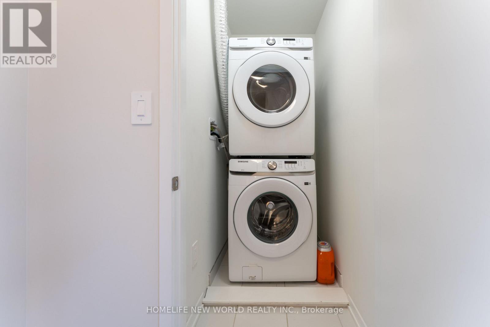 67 Mable Smith Way, Vaughan, ON - Indoor Photo Showing Laundry Room