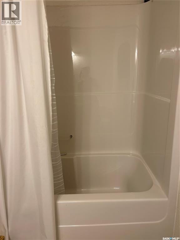 513 Tamarack Place, Northern Admin District, SK - Indoor Photo Showing Bathroom