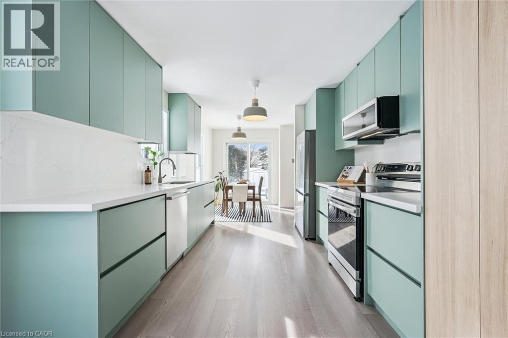 707 Jacob Lane, Waterloo, ON - Indoor Photo Showing Kitchen