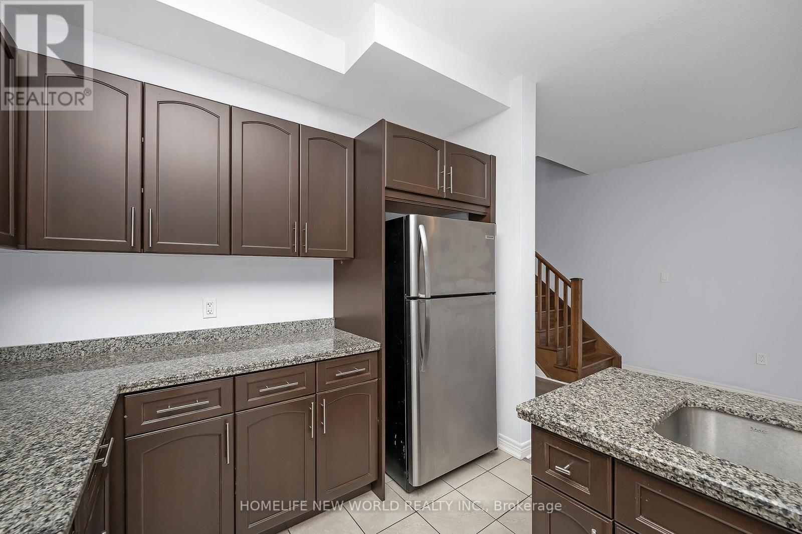 79 Sonoma Valley Crescent, Hamilton, ON - Indoor Photo Showing Kitchen