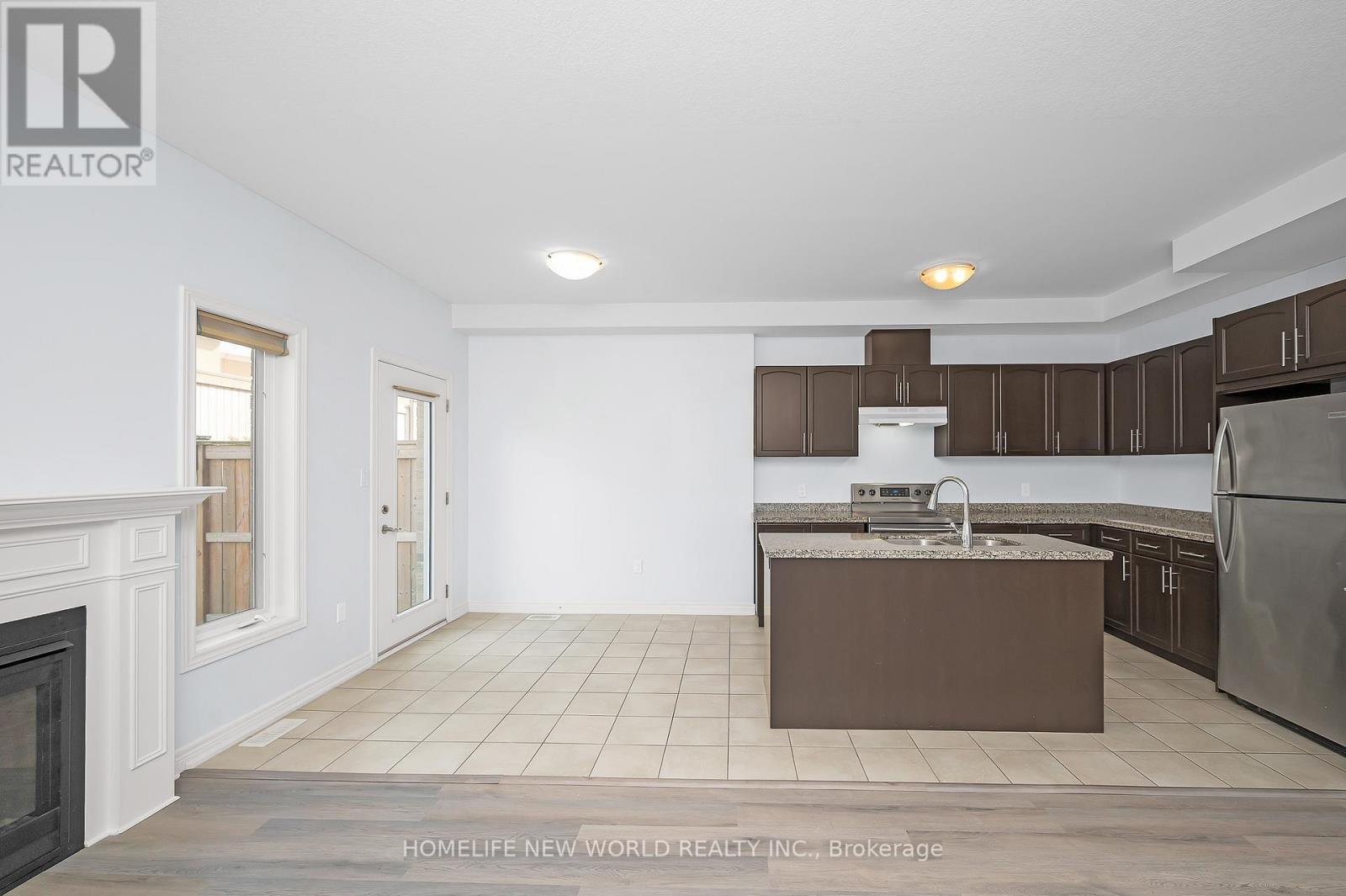79 Sonoma Valley Crescent, Hamilton, ON - Indoor Photo Showing Kitchen With Double Sink