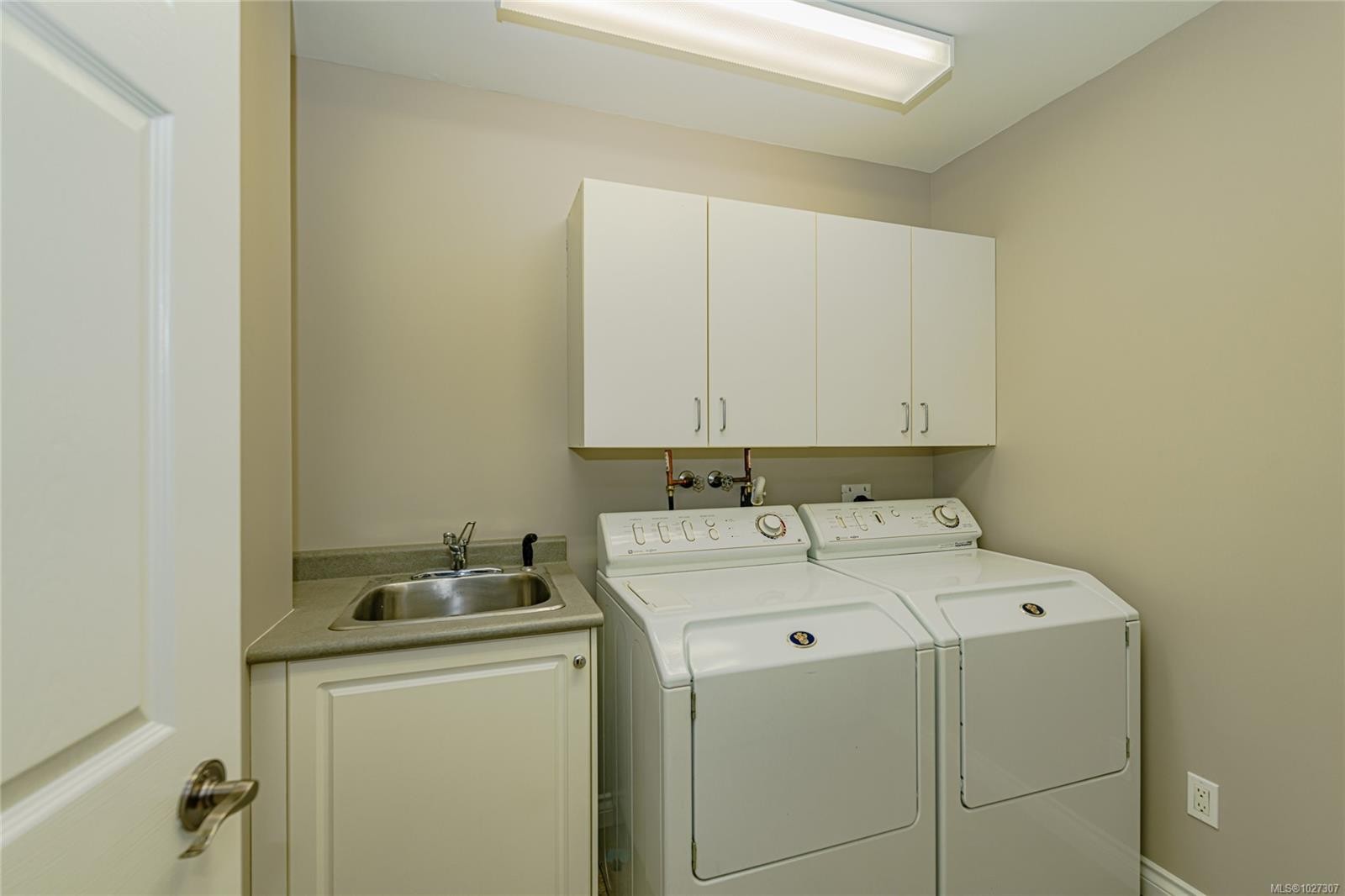 6 Werra Landing, View Royal, BC