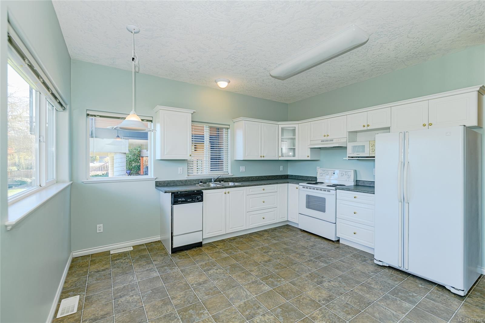 6 Werra Landing, View Royal, BC