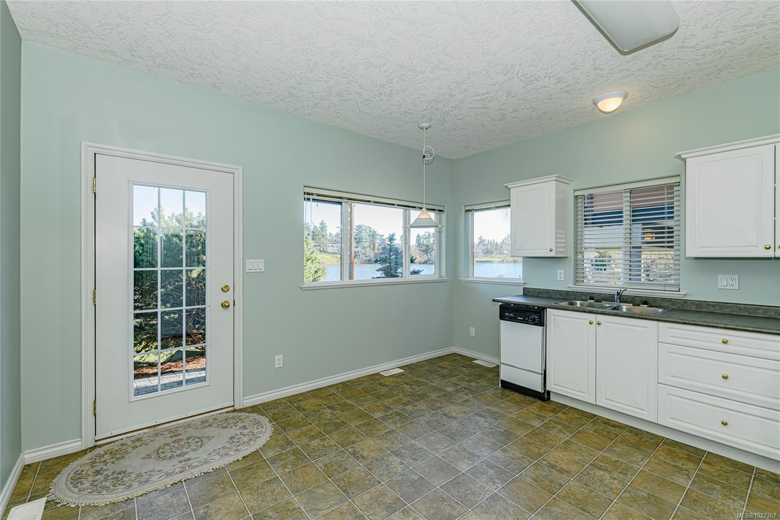 6 Werra Landing, View Royal, BC