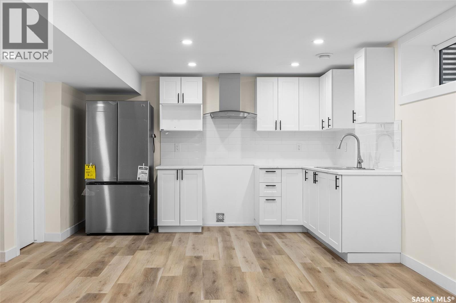 91 Howell Avenue, Saskatoon, SK - Indoor Photo Showing Kitchen