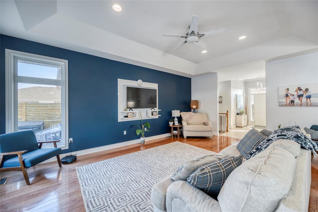 4294 Garden Crescent, Petrolia, ON