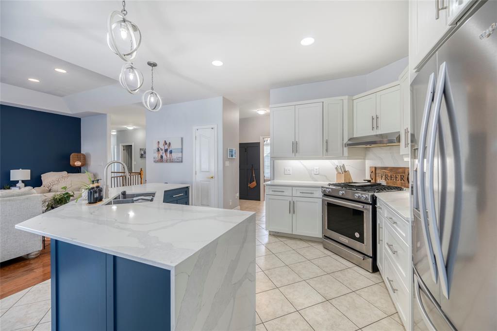 4294 Garden Crescent, Petrolia, ON