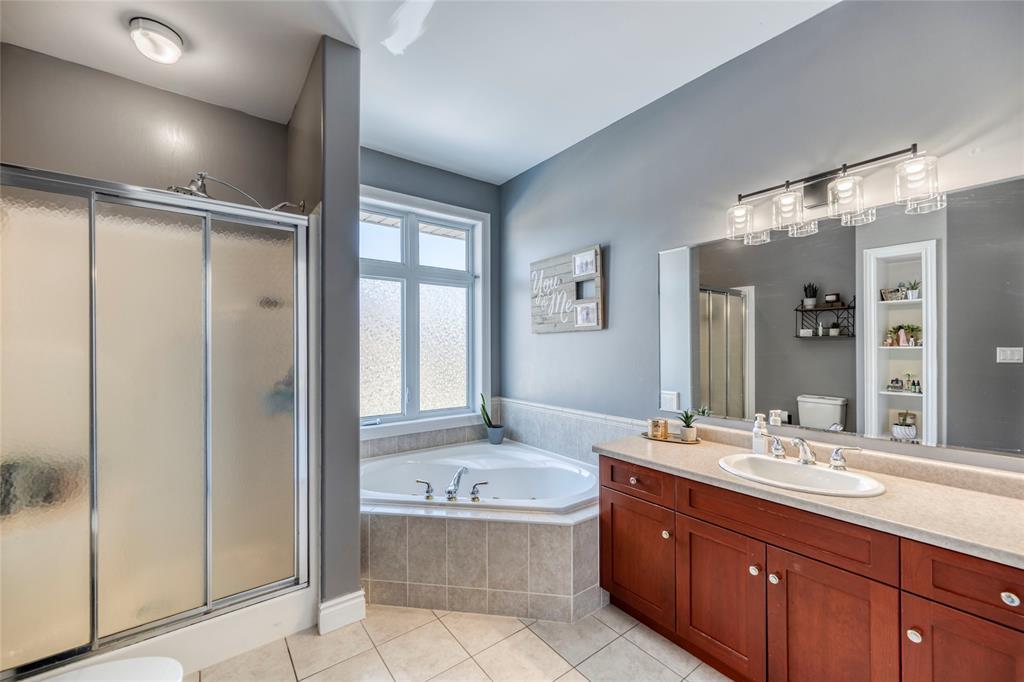 4294 Garden Crescent, Petrolia, ON
