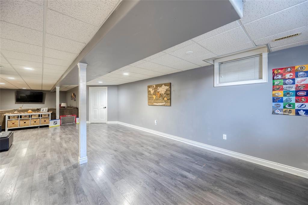 4294 Garden Crescent, Petrolia, ON