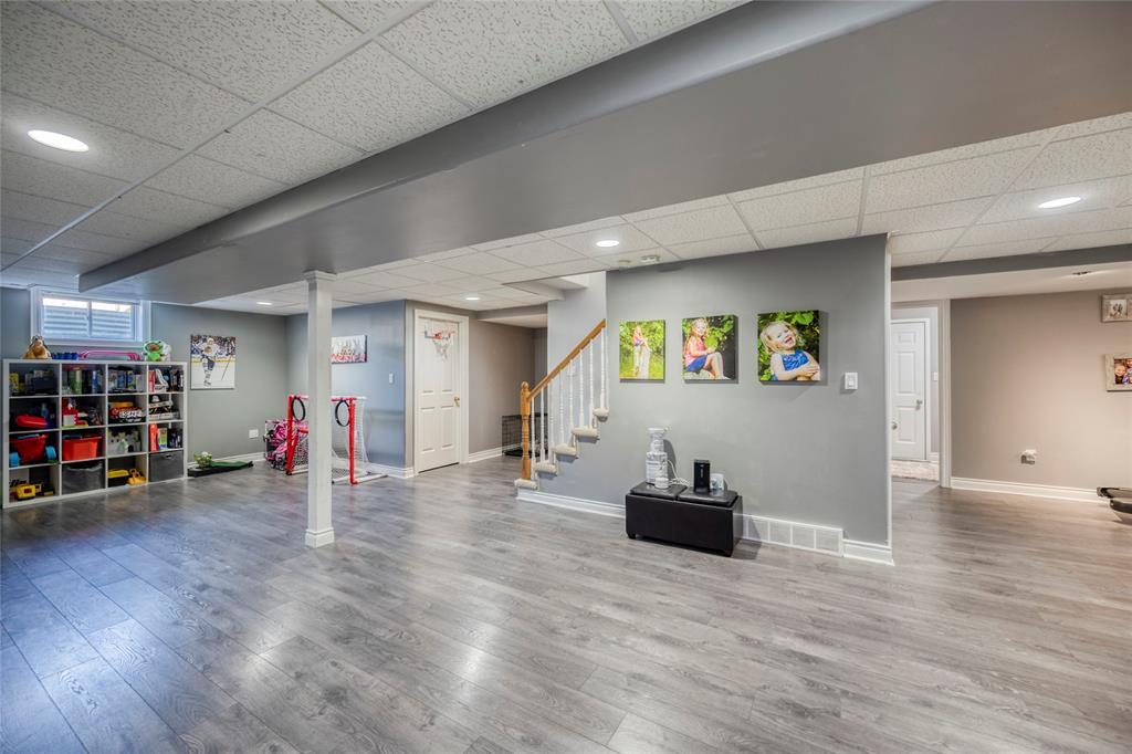 4294 Garden Crescent, Petrolia, ON