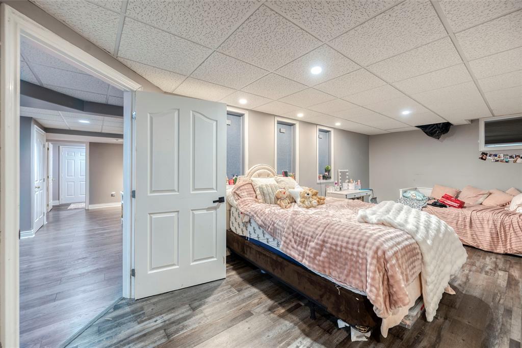 4294 Garden Crescent, Petrolia, ON