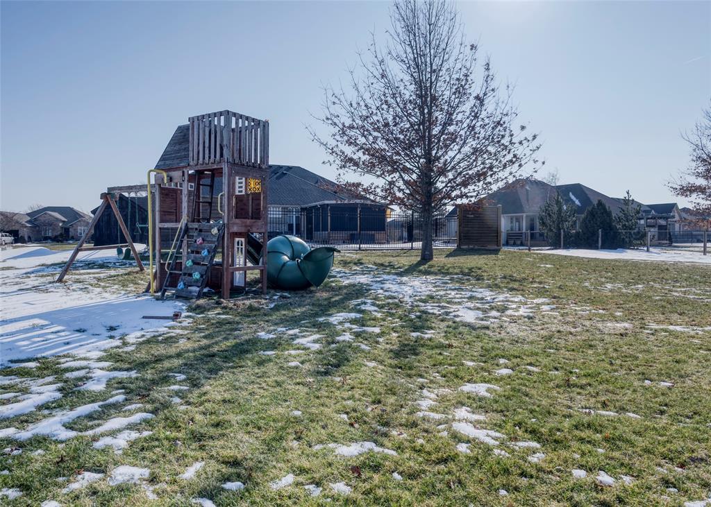 4294 Garden Crescent, Petrolia, ON