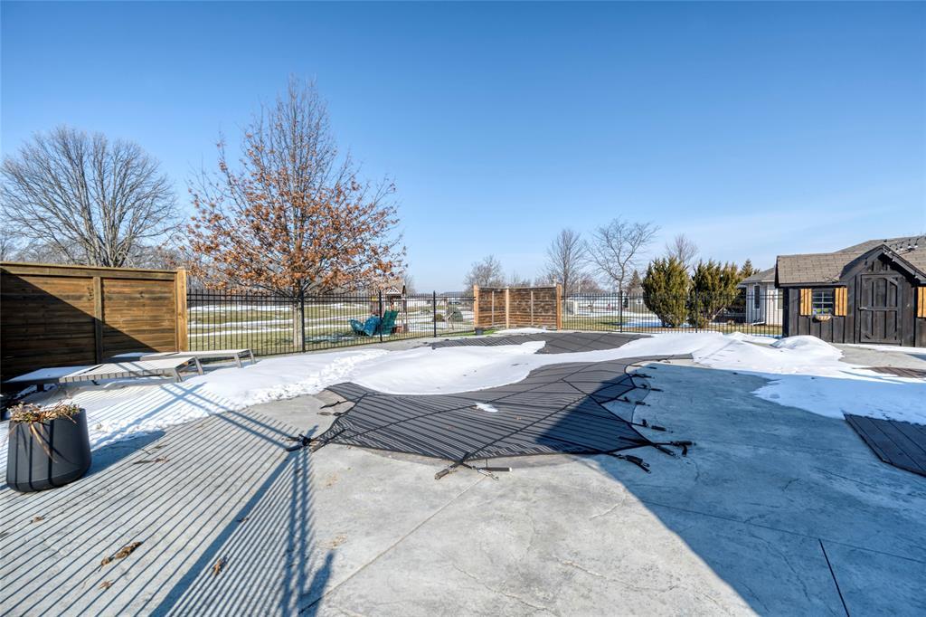 4294 Garden Crescent, Petrolia, ON