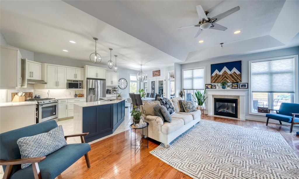 4294 Garden Crescent, Petrolia, ON