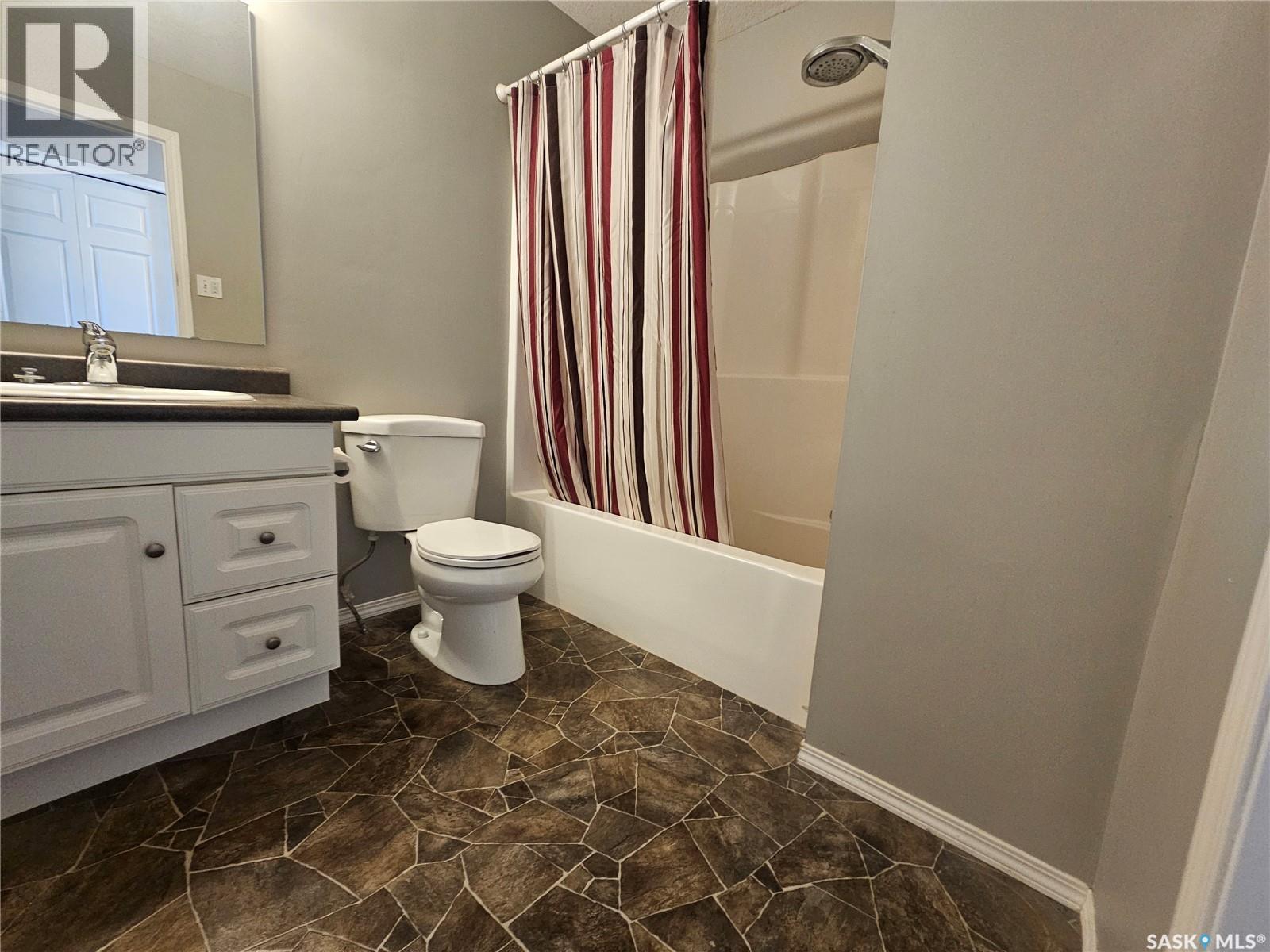 116 503 Colonel Otter Drive, Swift Current, SK - Indoor Photo Showing Bathroom